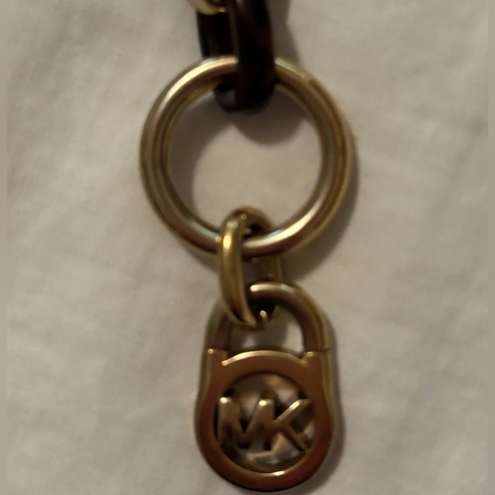 Michael Kors gold tone and tortoise-look toggle bracelet - Picture 4 of 6